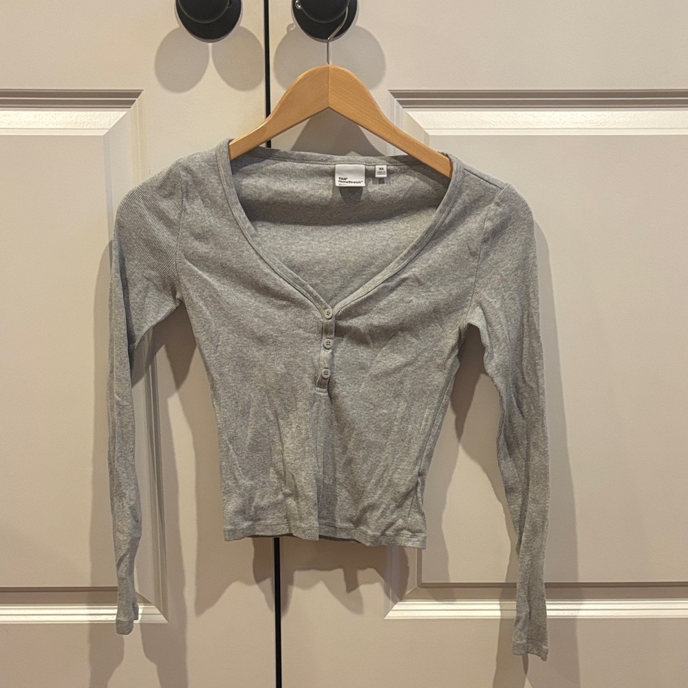 Aritzia Gray Long Sleeve Tee
